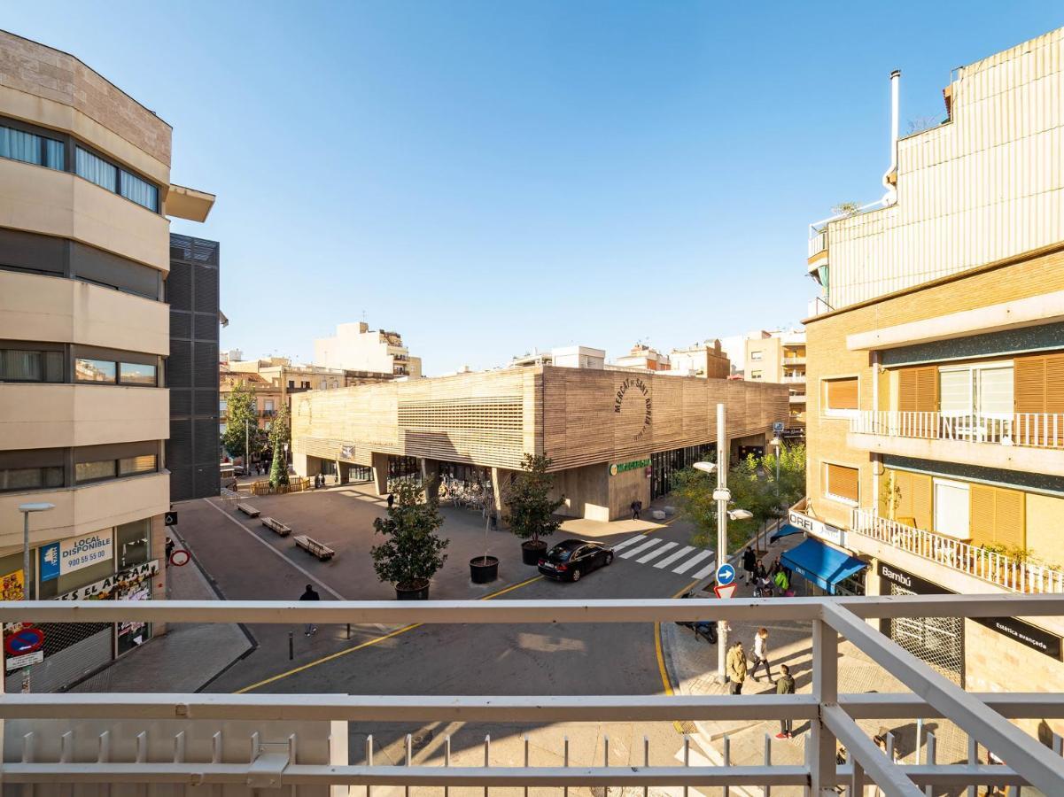 Hostal Athenas Sant Adria de Besos Dış mekan fotoğraf